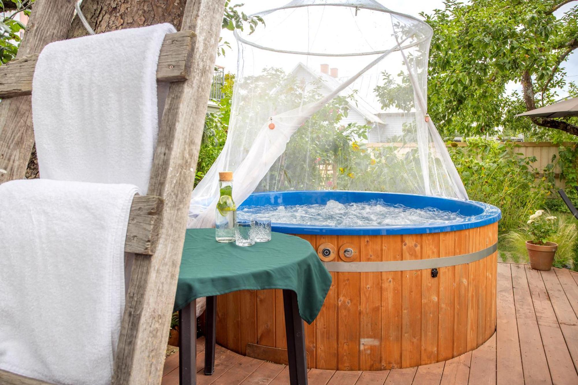 Alice Backyard-Holiday Home And Spa Pärnu Esterno foto